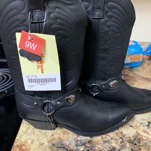 NWT Women’s boots 9 W